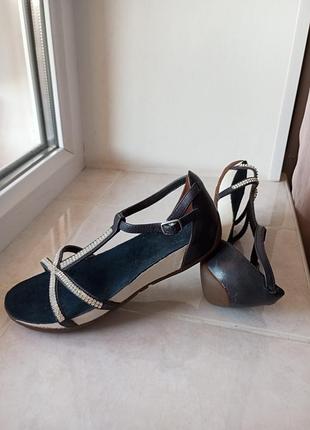 Босоножки clarks made in vietnam верх и стелька натуральная кожаash3,5 eur 36