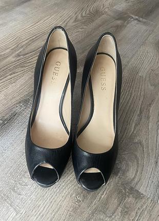 Туфлі guess