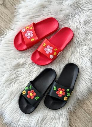 Женские шлепанцы