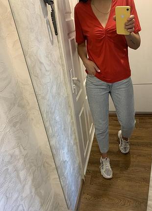 Женская футболка с v вырезом