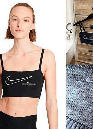 Топ від бренду nike
