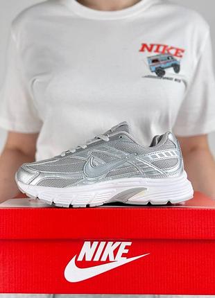 Nike initiator silver white