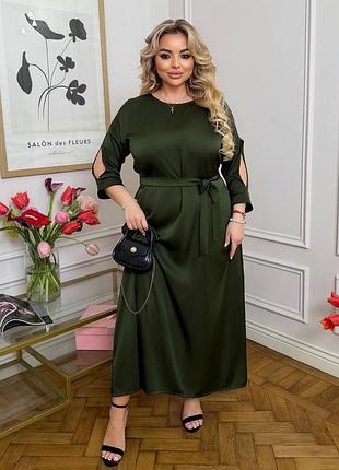 Шовкова довга сукня з поясом з рукавами 3/4 з розрізами