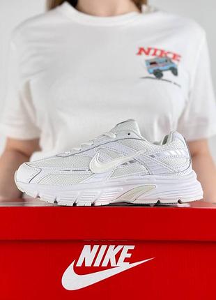 Nike initiator white
