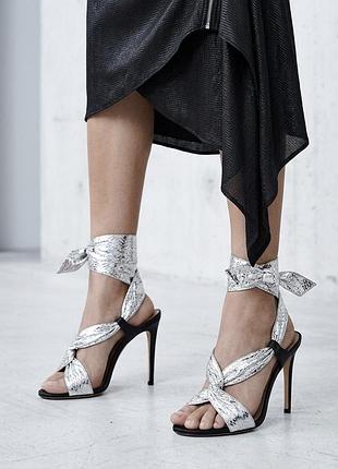 Шикарні босоніжки на зав’язках iro paris — luxury statement pair