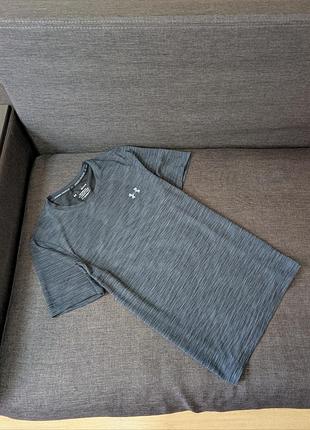 Сортивные футболка under armour