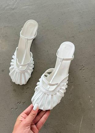 Босоножки женские из натуральной кожи белые