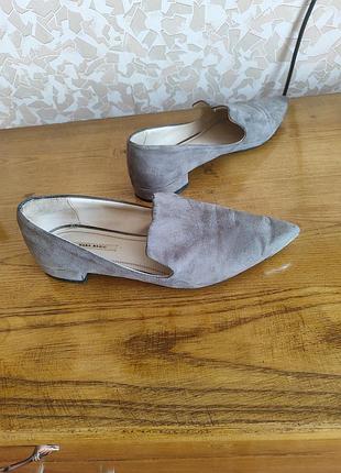 Туфлі лофери з острим носиком
zara basic collection.