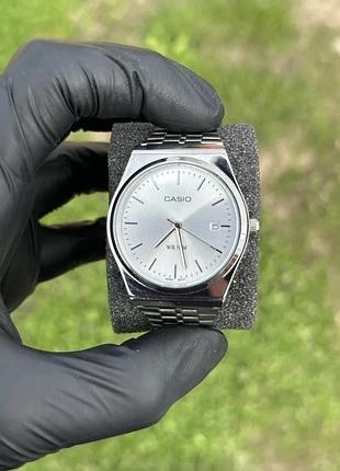 Годинник casio