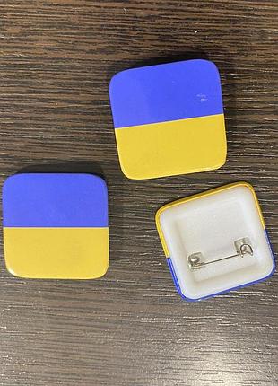 Значки прапор україни квадрат 3,3*3,3см