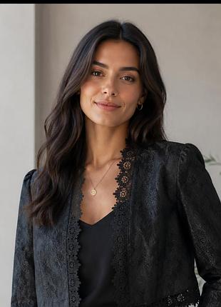 Стильный нарядный легкий пиджак с кружевом nasty gal