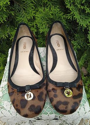Балетки от известного бренда fendi в отличном состоянии из натуральной кожи, размер 36,5