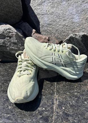 Жіночі кросівки asics gt-2000 12