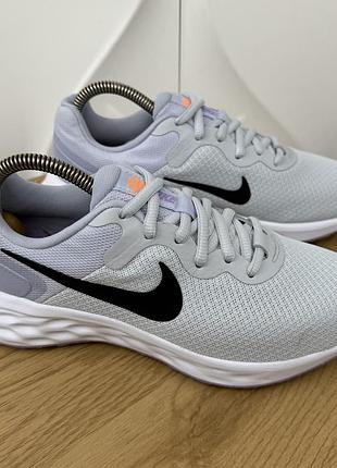 Оригінальні кросівки nike revolutio