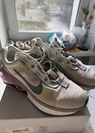 Nike кросівки жіночі