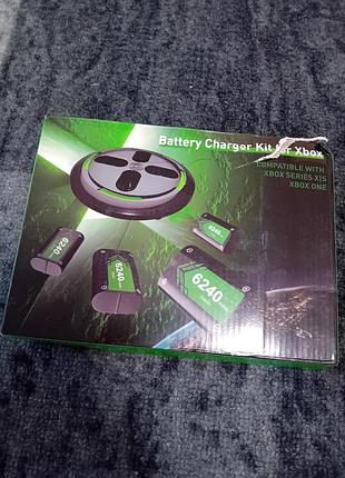 Комплект аккумуляторов с зарядной станцией для геймпадов xbox (battery charger kit for xbox).
