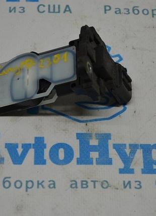 Расходомер воздуха toyota tundra 22- (01)