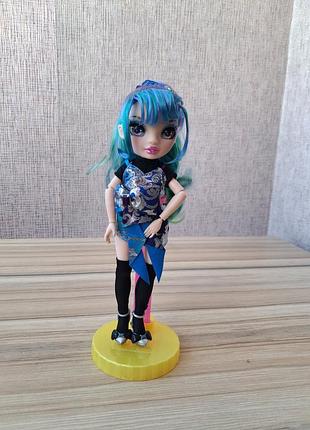 Лялька rainbow high junior holly de'vious
холле де’виус