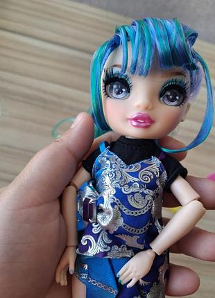 Лялька rainbow high junior holly de'vious
холле де’виус 2
