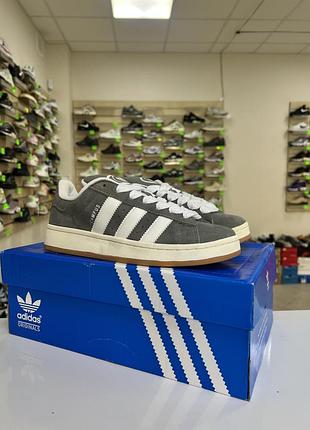 Женские кроссовки adidas campus grey, 
нат замша  вьетнам 
в коробках , 
укрепленная пятка.
40-25,5см