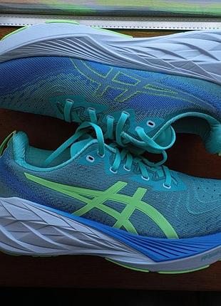 Кроссовки asics novablast 4 lite-show 1011b846 оригинал р.43.5 стан идеален