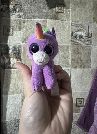 М'яка іграшка-брелок ty beanie boo's у вигляді єдинорога на ім'я rosette.