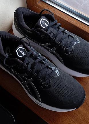 Мужские кроссовки asics gel-kayano 30 в черном цвете 1011b548 оригинал черные р.47 стан идеален