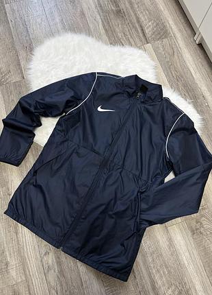 Чоловіча вітрівка nike