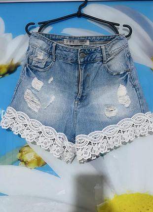Джинсові шорти denim co. з мереживом та потертостями и 200грн