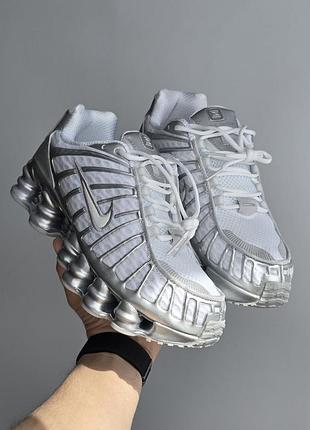 Nike shox 
• white / silver •