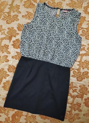 Двойное комбинированное платье only с красивой спинкой, сост. отличное. размер л. сток！