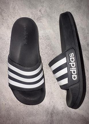 Дитячі шльопанці adidas 33р.