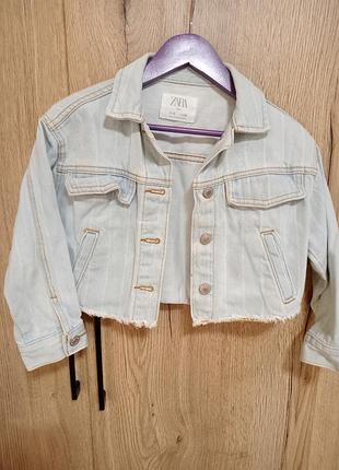 Джинсовая укороченная куртка zara на рост 116 стан идеален