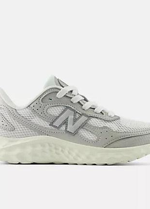 Кросівки arishi v4 tiralux new balance. цвет: silver metallic with reflection and white. размер: w9