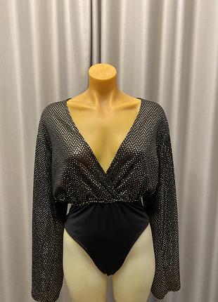 Блискуче боді зі стразами boohoo 38. р s-m з відкритим декольте