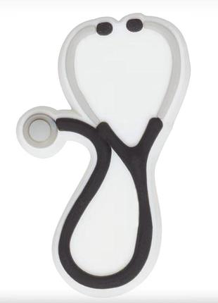 Декоративный аксессуар джибитсы jibbitz для обуви crocs. название: stethoscope