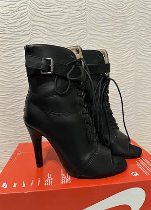 Каблуки на heels нові!