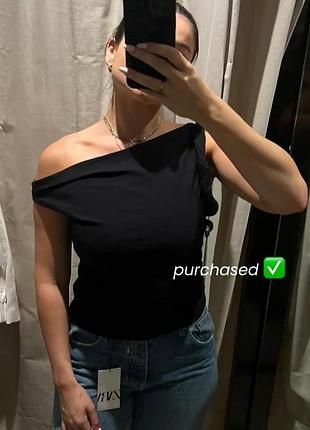 Класний чорний  асиметричний топ  zara
🌞🌞🌞🌞🌞🌞🌞🌞🌞🌞🌞