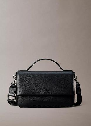 Жіноча чорна сумочка кросбоді calvin klein