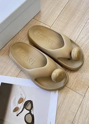 Бежевые шлепанцы loewe bubble