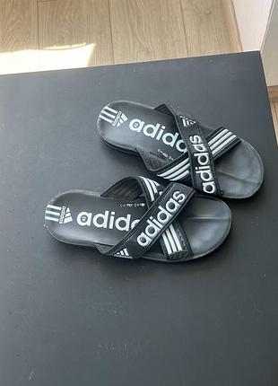 Тапки adidas 5