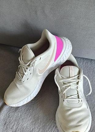 Nike revolution 5 9,5 бело-розовые 26-26,5 см 40 размер