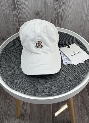 Продам кепку moncler