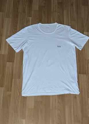 Футболка hugo boss размер xl, белого колора