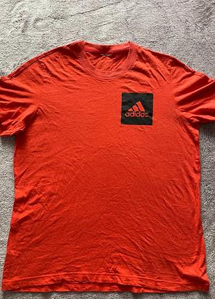 Яскрава чоловіча оригінальна футболка adidas l