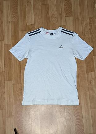 Біла футболка adidas