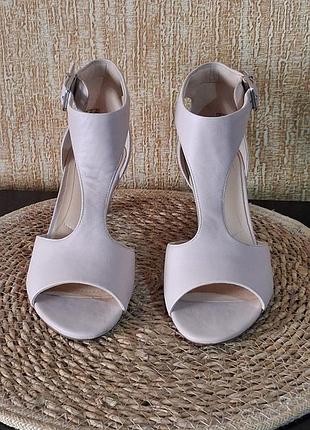 Женские босоножки clarks,нат,кожа,цвет blash (бледно розовый) размер 38,новые.