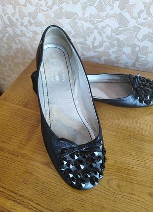 Балетки кожаные the original car shoe since 1963(prada).
