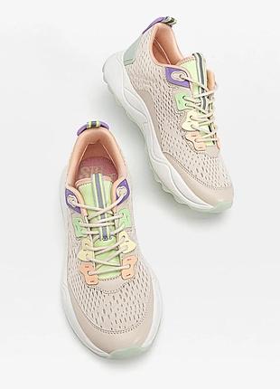 Легкі спортивні кросівки stradivarius 37р. 24см