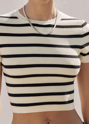 Короткий топ zara з віскози у чорно-білу смужку xs/s